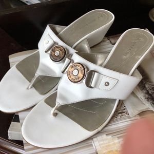 Lovely AKanne Klein dressy sandals